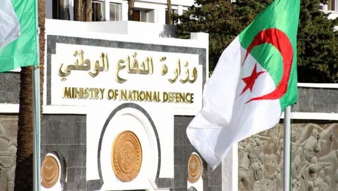 قادة الجيش الجزائري يتبرعون برواتبهم لمواجهة كورونا