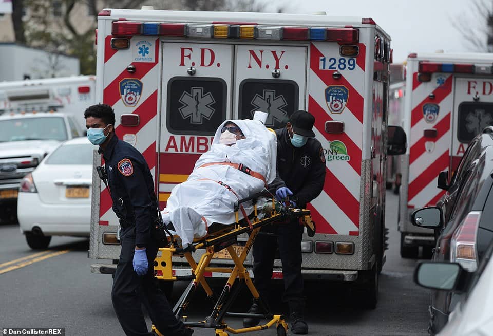 نيويورك تسجل 758 وفاة جديدة بفيروس كورونا