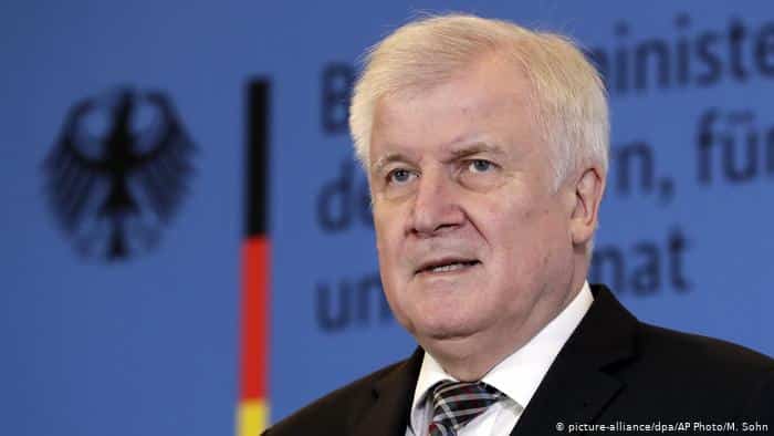 وزير الداخلية الألماني يُحدد مصير دوري بلاده