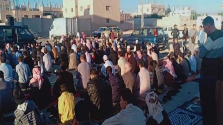ضبط شخص نظم صلاة العيد بالأردن رغم الحظر