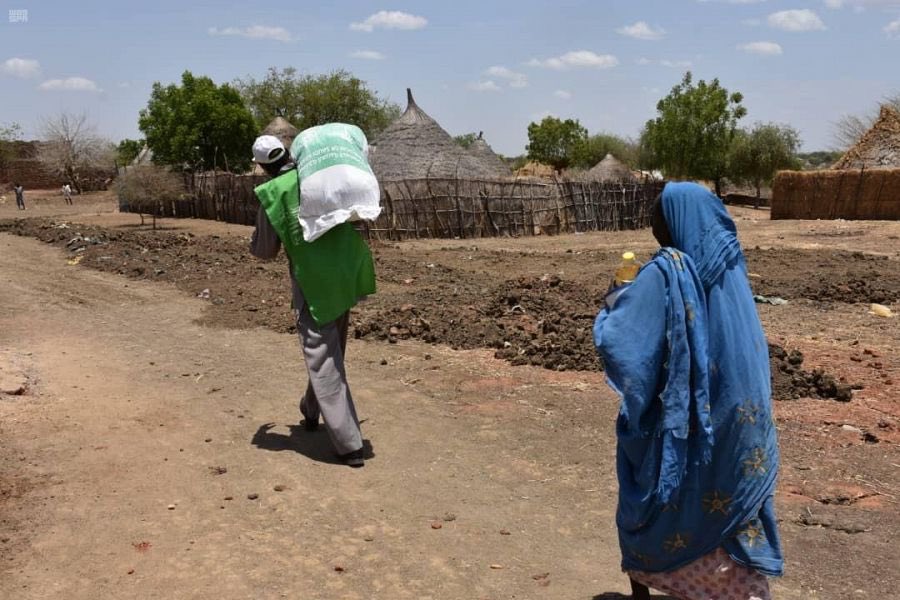 إغاثي الملك سلمان يوزع 1,950 سلة رمضانية في السودان