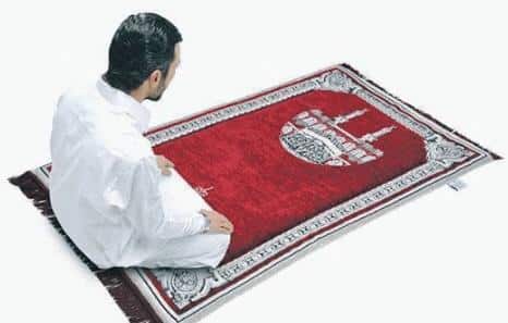 باحث إسلامي لـ”المواطن”: اصطحاب سجادتك للصلاة يعزز الوقاية أكثر