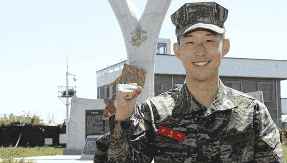 نجم توتنهام يُنهي الخدمة العسكرية في كوريا الجنوبية
