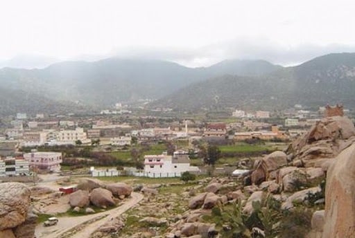 إنقاذ ثلاثة أشخاص فقدوا أثناء التنزه بمنطقة جبلية بقرية ثمالة