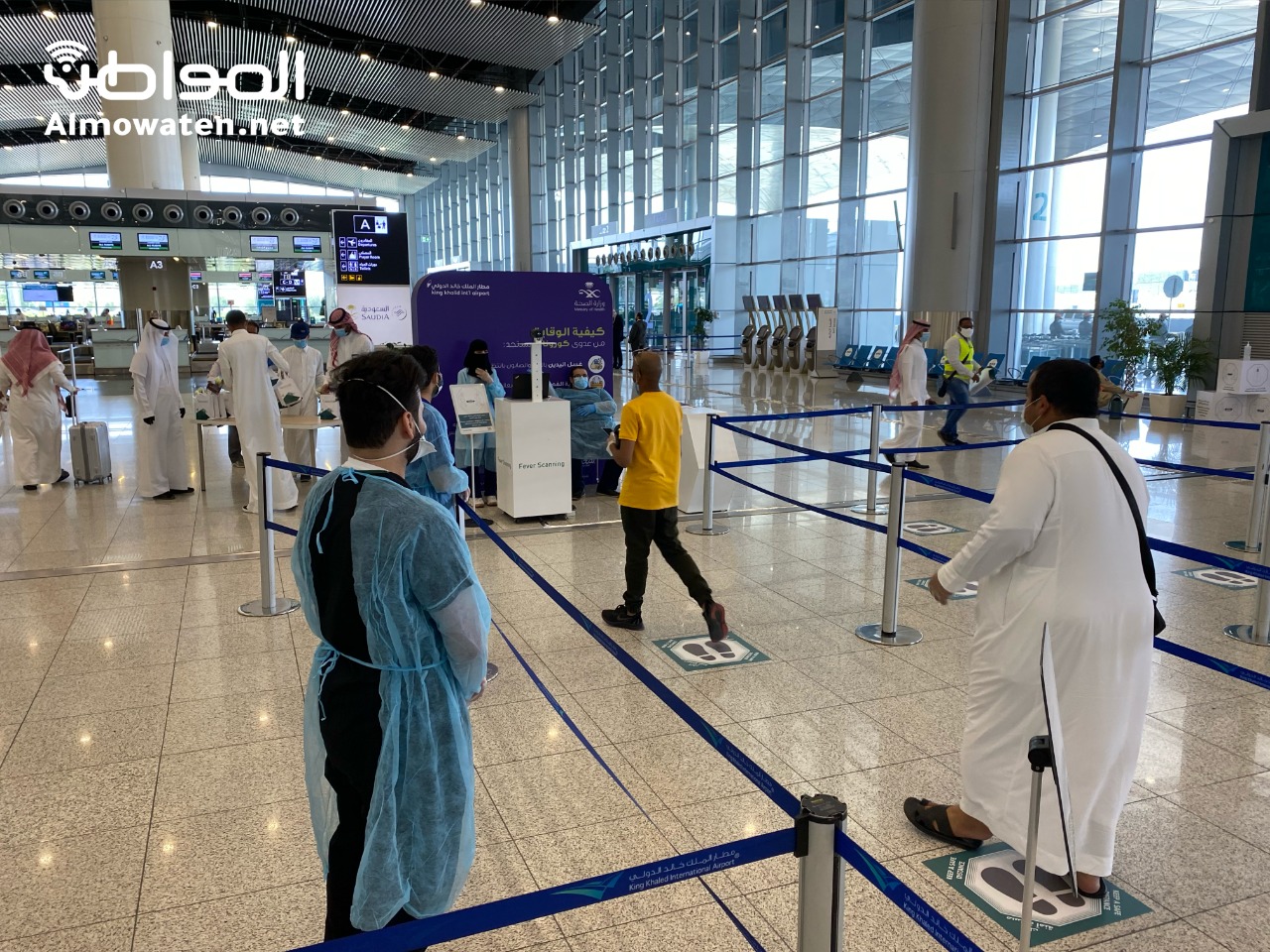 تباعد وكمامة وقياس حرارة.. عودة آمنة للرحلات الداخلية في مطار الرياض
