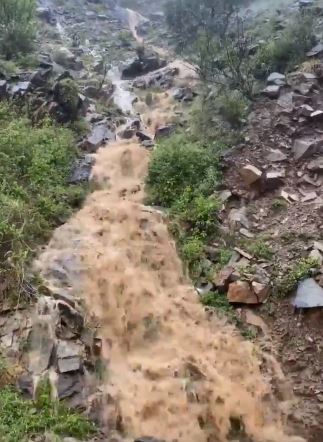 فيديو.. شلالات جبال هروب بعد أمطار جازان