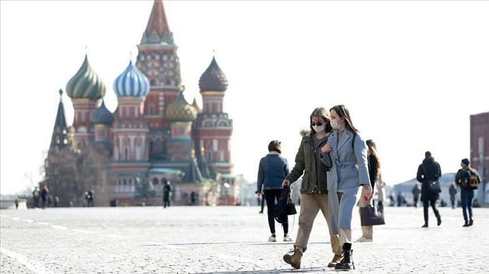 روسيا تسجل 24581 إصابة جديدة بفيروس كورونا