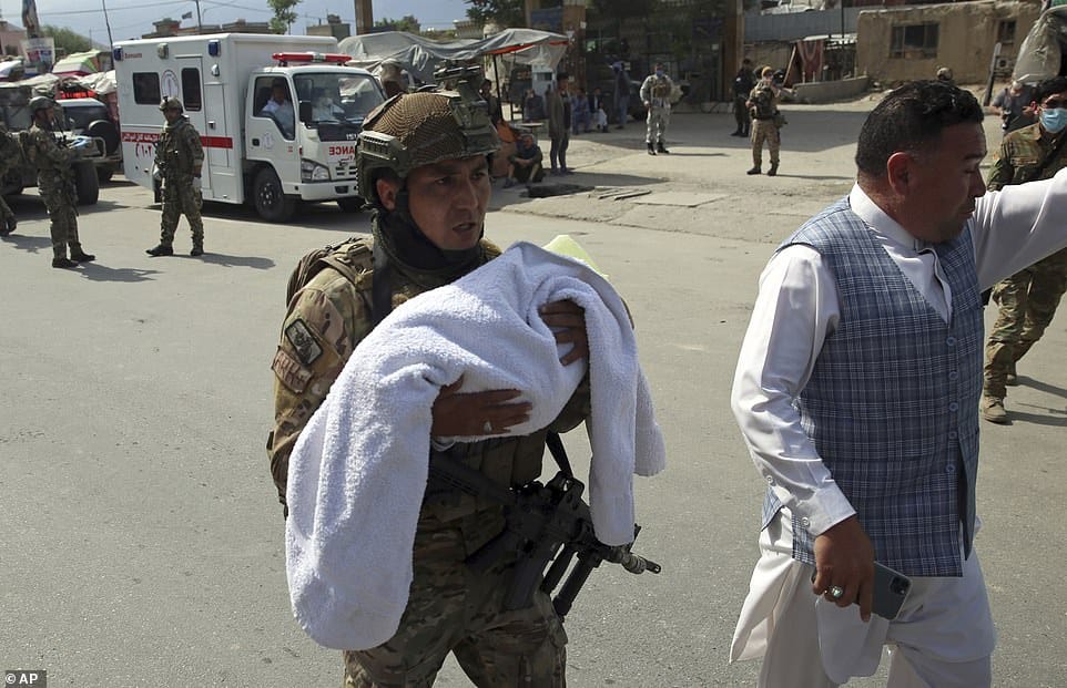 مسلحون يشتبه أنهم من داعش يفجرون مستشفى ولادة في أفغانستان
