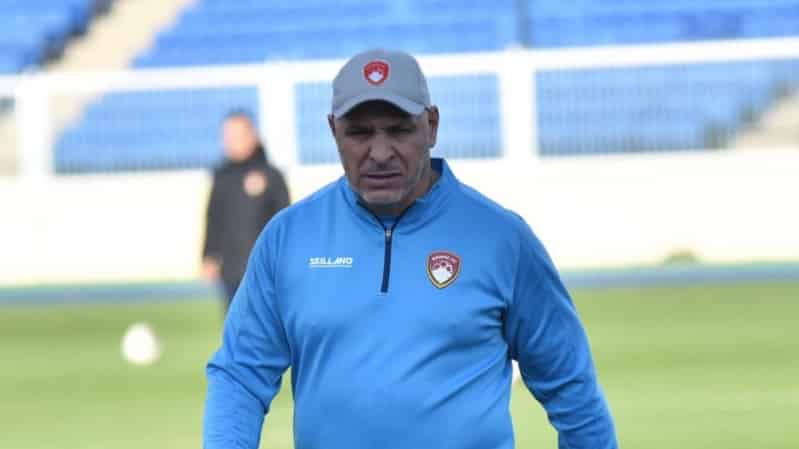 وزير الرياضة يطمئن على صحة مدرب ضمك 2 ضمك