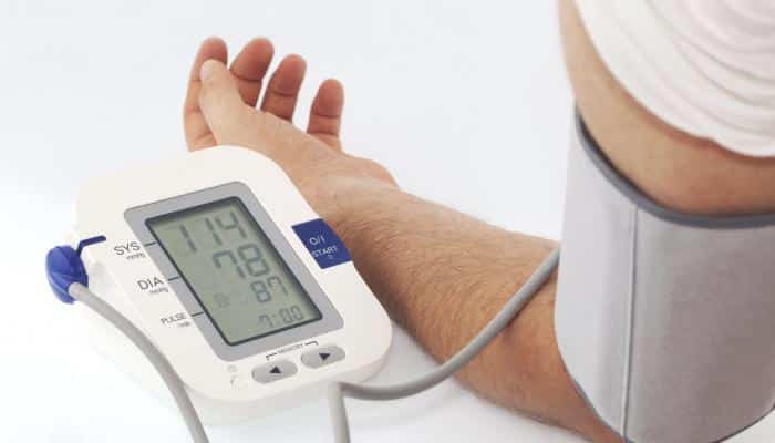 استشاري لـ”المواطن”: احذروا التوقف عن علاجات ضغط الدم