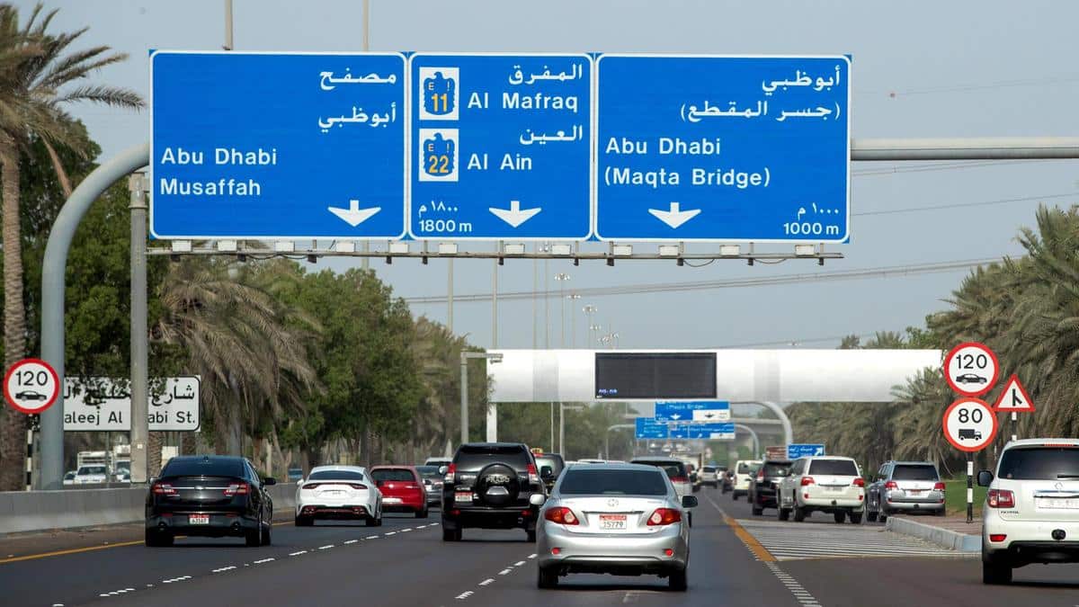 أبوظبي تسمح بالتنقل بين مدن الإمارة الكبرى غداً