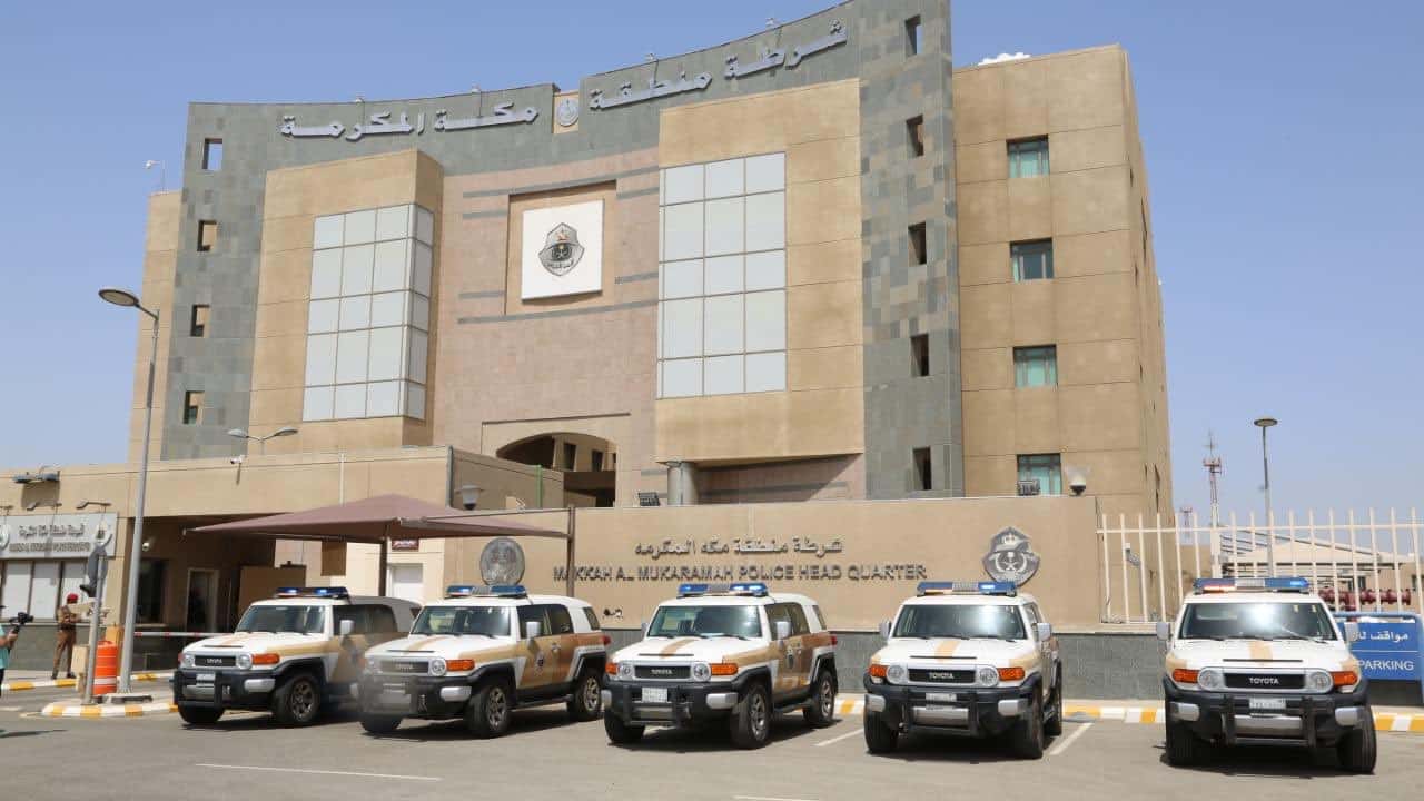 شرطة مكة تضبط 7 مقيمين تورطوا في سرقة المركبات وتفكيكها وبيعها بجدة