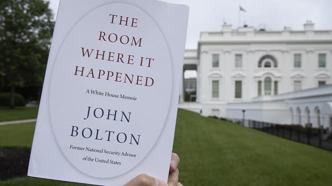 كتاب جون بولتون في الأسواق: ترامب فشل في منع النشر