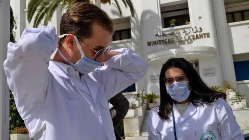 تونس تسجل 958 إصابة جديدة بفيروس كورونا