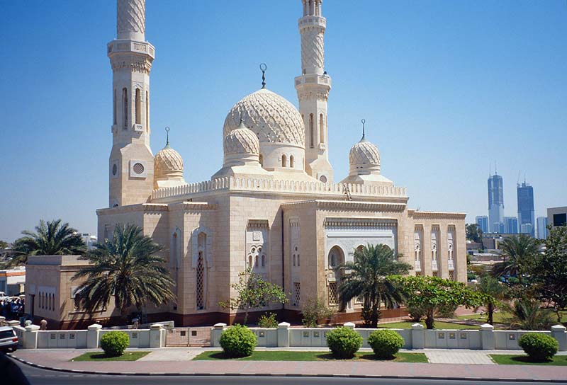 8 إجراءات و9 ضوابط عامة لإقامة الصلاة في مساجد دبي