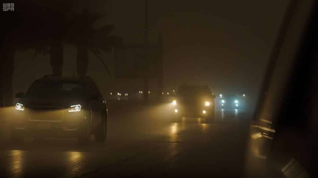 شاهد.. موجة غبار كثيف تجتاح العاصمة الرياض
