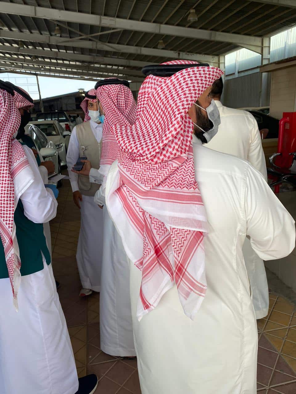 ضبط 12 مخالفة لنظام العمل والإقامة بالرياض