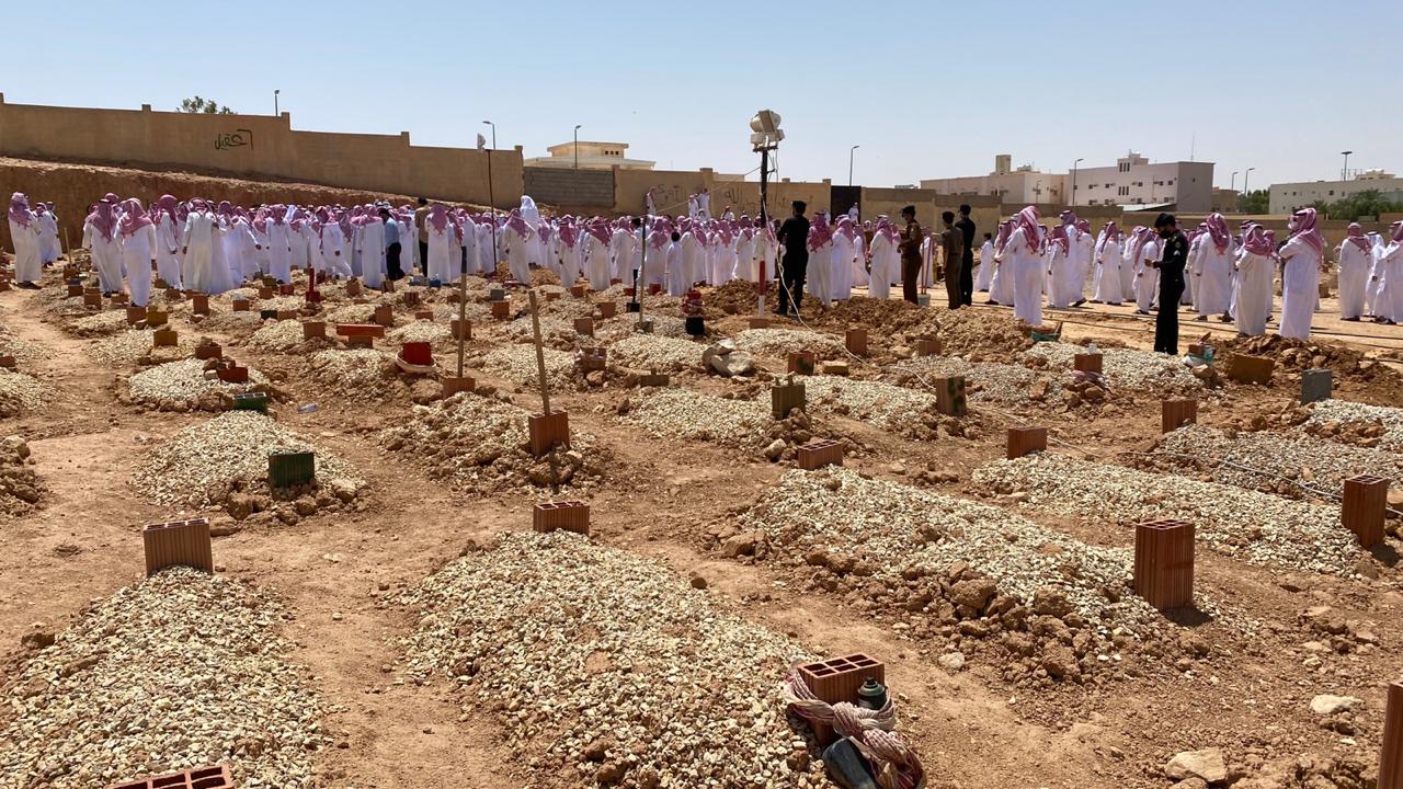 بالصور والفيديو .. رفحاء تودع الكاتب صالح الشيحي