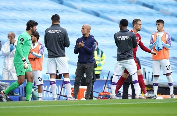 قبل مباراة مان سيتي ضد ليفربول .. ممر شرفي لأبطال الدوري الإنجليزي