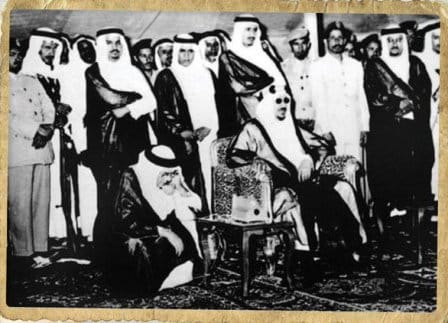 صورة تاريخية للملك سعود خلال حفل افتتاح خط الهاتف بين السعودية وأمريكا