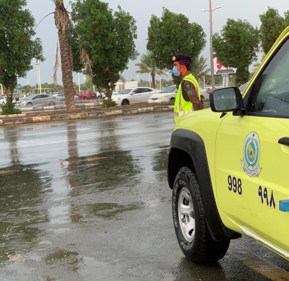 أمطار وجريان للسيول بنجران.. والمدني يحذر الجميع