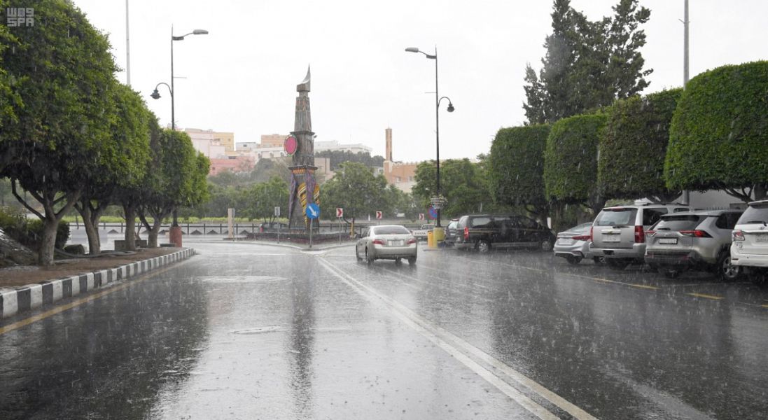 المسند يتوقع زخات من المطر وسحب ركامية ورياحاً هابطة بعدة مناطق - المواطن