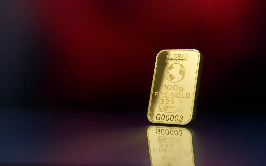 الذهب يرتفع لذروة أسبوعين مع تعثر الدولار