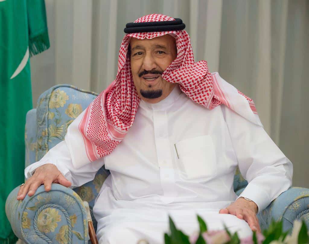 الملك سلمان يتلقى اتصالًا هاتفيًا من الرئيس اليمني