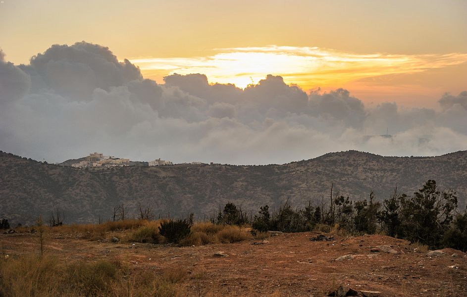 أمطار وتساقط البرد وجريان السيول في الباحة