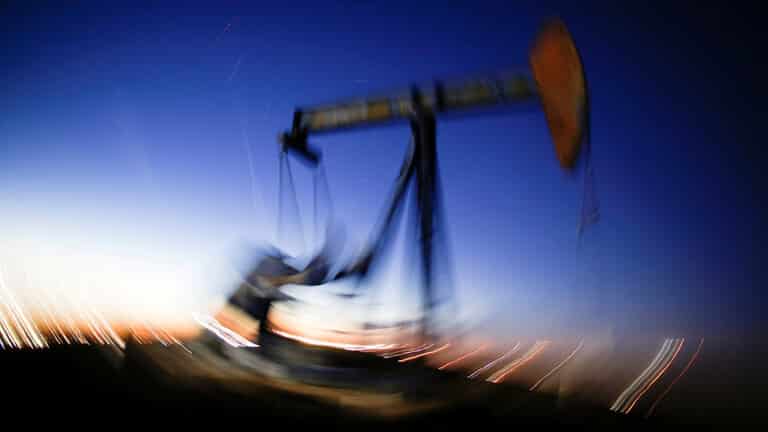 أسعار النفط تواصل الصعود مع تراجع المخزونات