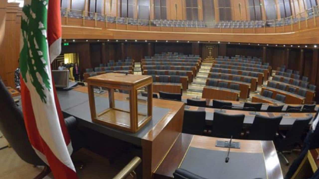 حالة ذعر في برلمان لبنان بعد إصابة أحد النواب بـ كورونا