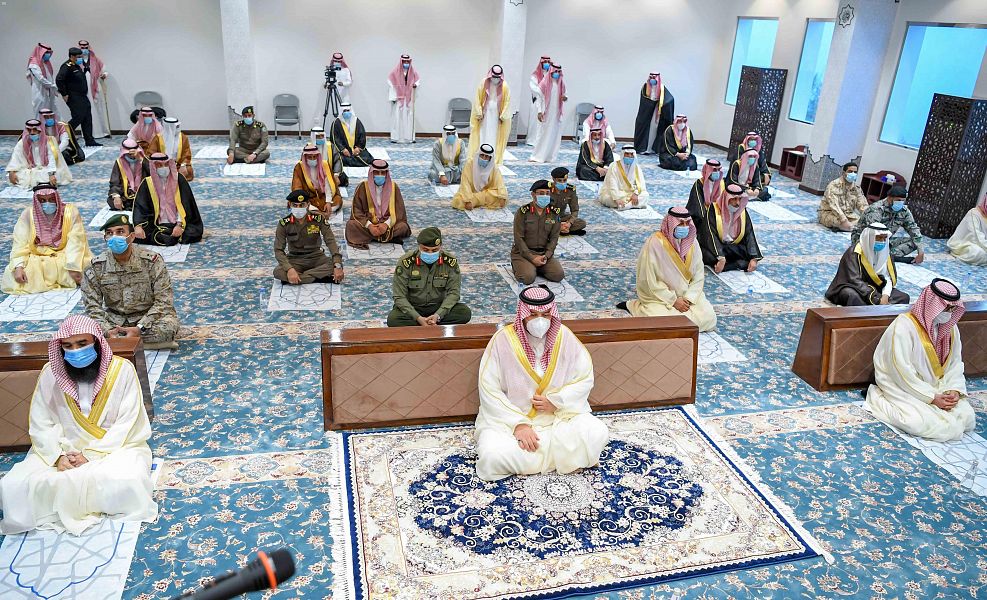 المصلون يؤدون صلاة عيد الأضحى في مختلف أنحاء السعودية