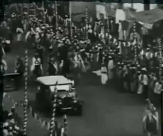 فيديو.. لحظة دخول موكب الملك عبدالعزيز مكة قبل 92 عامًا