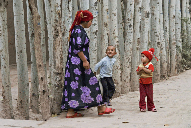نساء من الإيغور يكشفن كيف يتم إجبارهن على الإجهاض وتعقيمهن قسرًا