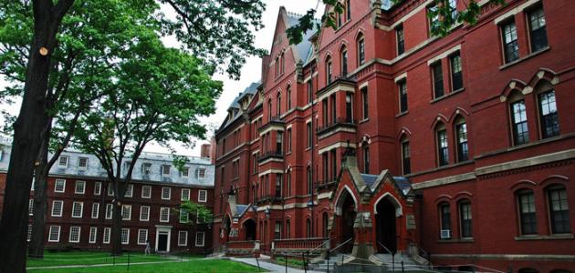 هارفارد وإم آي تي تقاضيان حكومة ترامب بسبب سحب تأشيرات الطلاب الأجانب