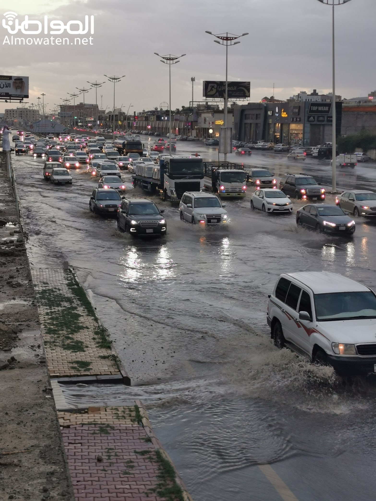 مدني عسير يحذر من الطقس: أمطار وسيول مع برد