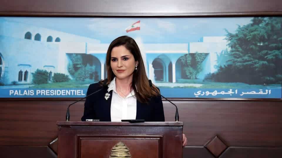 وزيرة الإعلام اللبنانية تتقدم باستقالتها