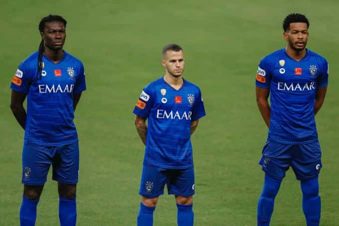 الهلال والحزم