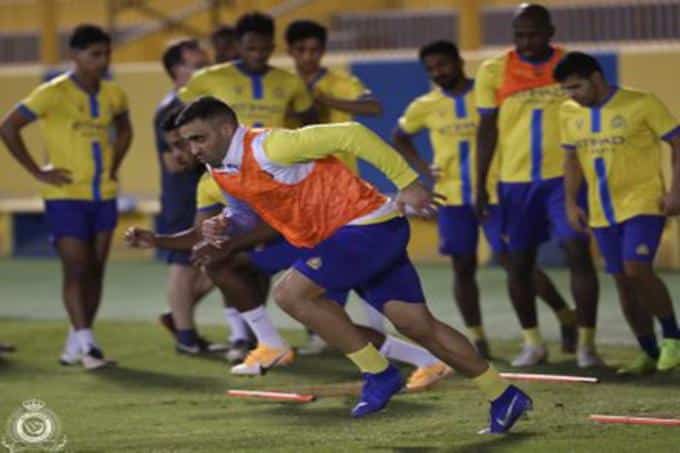 فيتوريا يدفع بقوة النصر الضاربة ضد الفيحاء