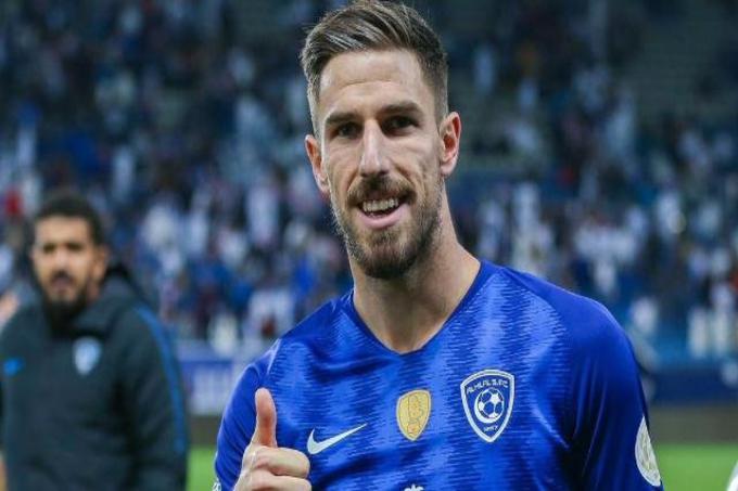 ميلوش ديجينيك لاعب الهلال السابق