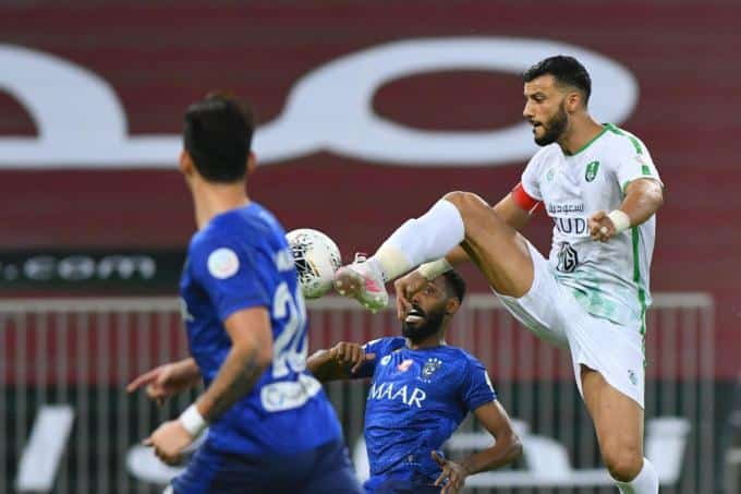 رد الأهلي الساخر بعد دهس قدم السومة أمام الهلال