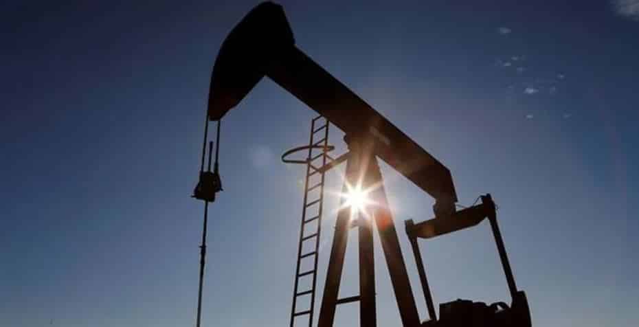 النفط يرتفع 4.2% وبرنت يسجل 75.8 دولار