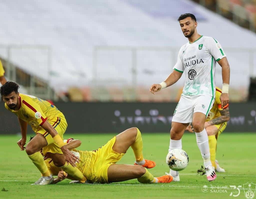 الأهلي يكتسح الحزم برباعية في دوري محمد بن سلمان