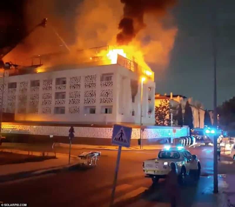 اندلاع حريق في فندق المشاهير بـ إسبانيا والنزلاء يقفزون من الشرفات 