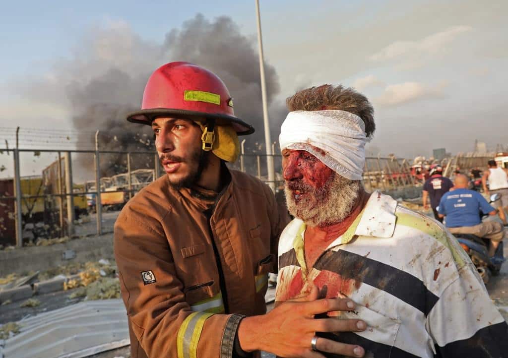 صور وفيديوهات ترصد مشاهد مرعبة لانفجار بيروت الكبير.. الإصابات تتجاوز الـ 1000