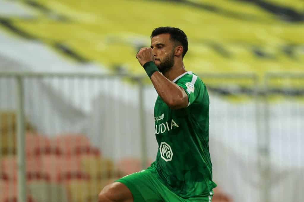 عمر السومة يُعزز صدارته لهدافي مباريات الأهلي والاتحاد