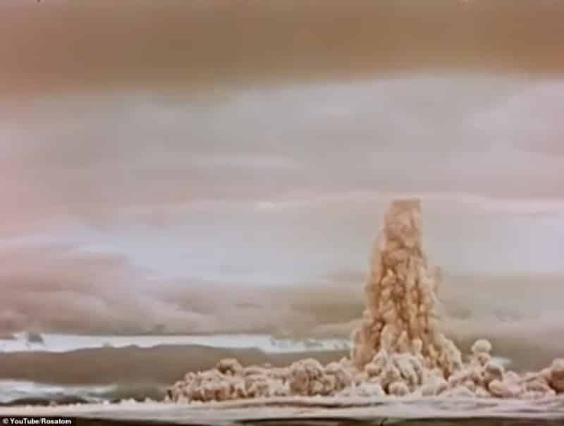 لقطات سرية لتجربة قنبلة القيصر أكبر انفجار نووي في التاريخ 
