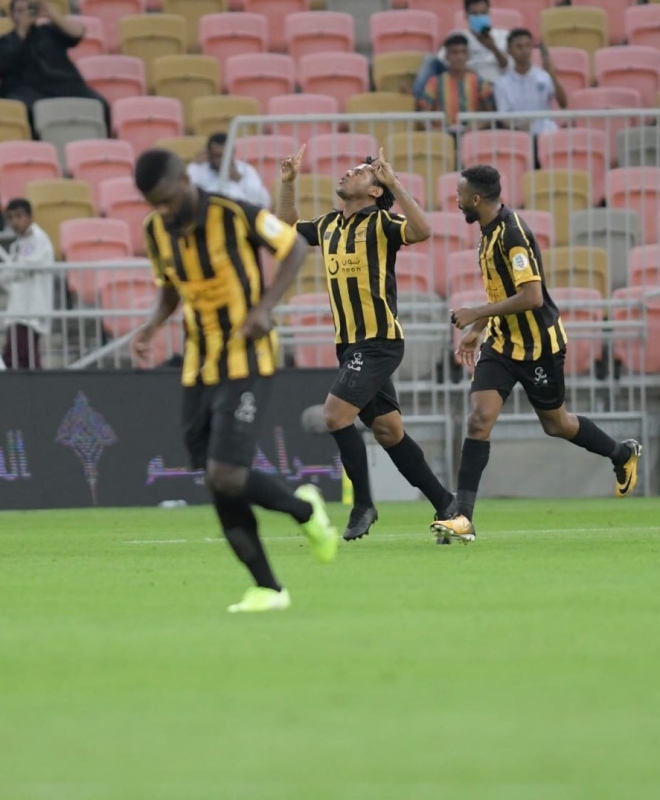 روماينيو في مباراة الاتحاد وأبها