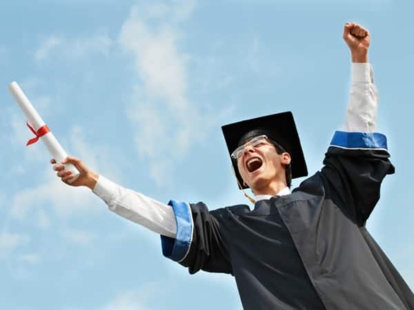 كلمات الف مبروك التخرج من الجامعه قصيرة 2020