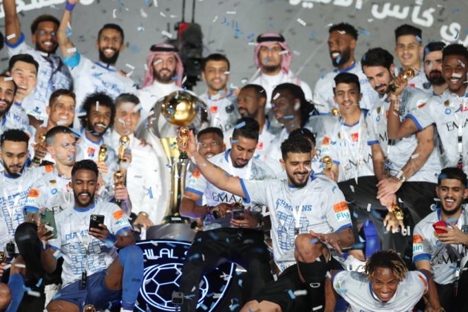 تتويج الهلال بالدوري